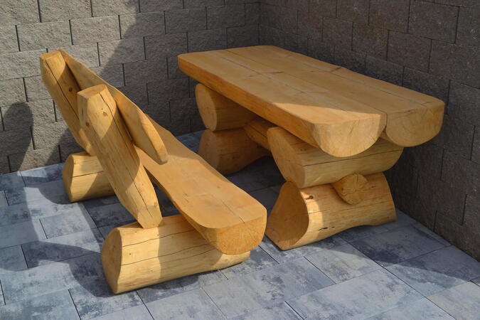 Dřevěný nábytek do interiéru
